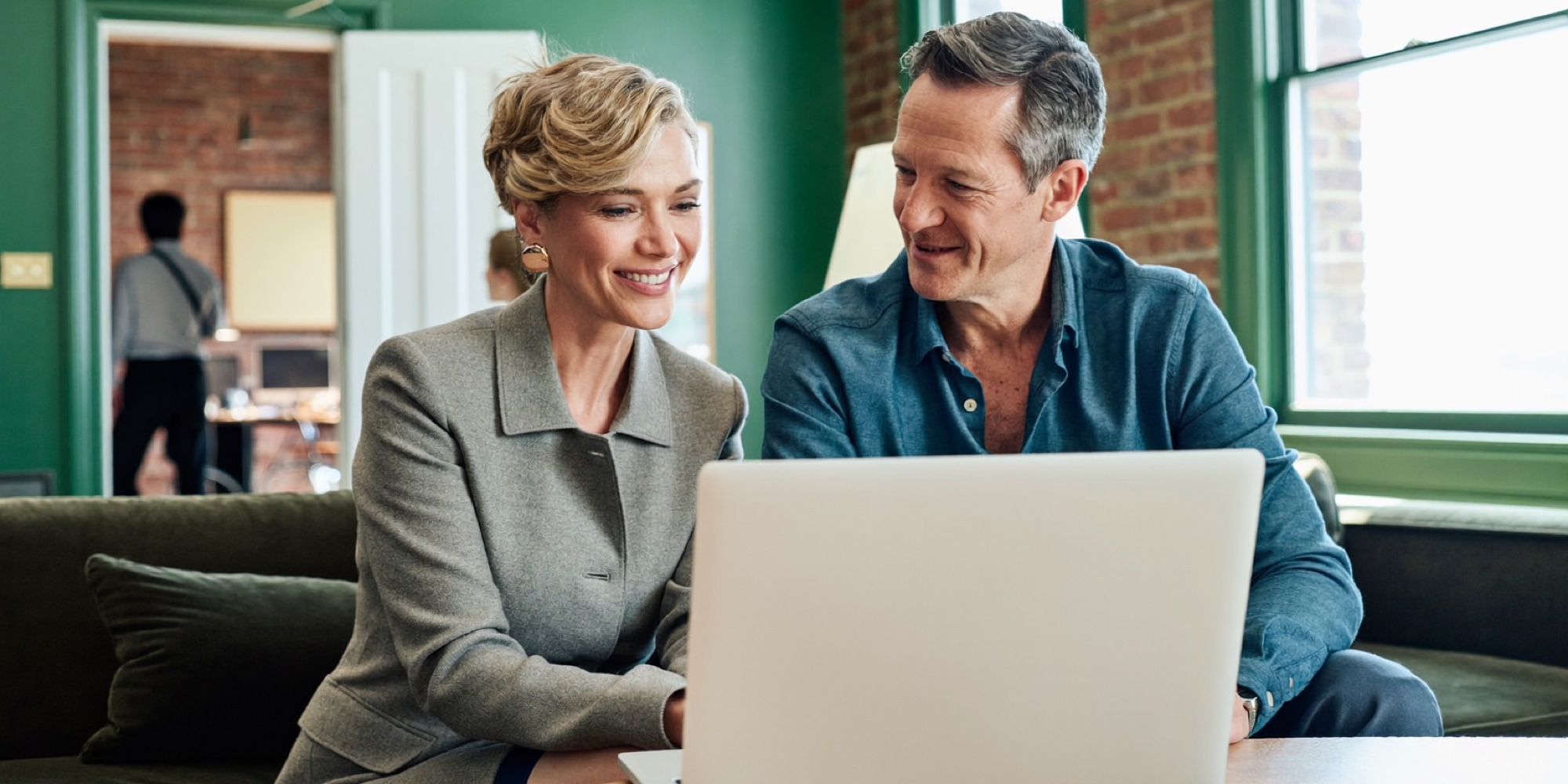A fee-only planner working through a withdrawal plan with a client